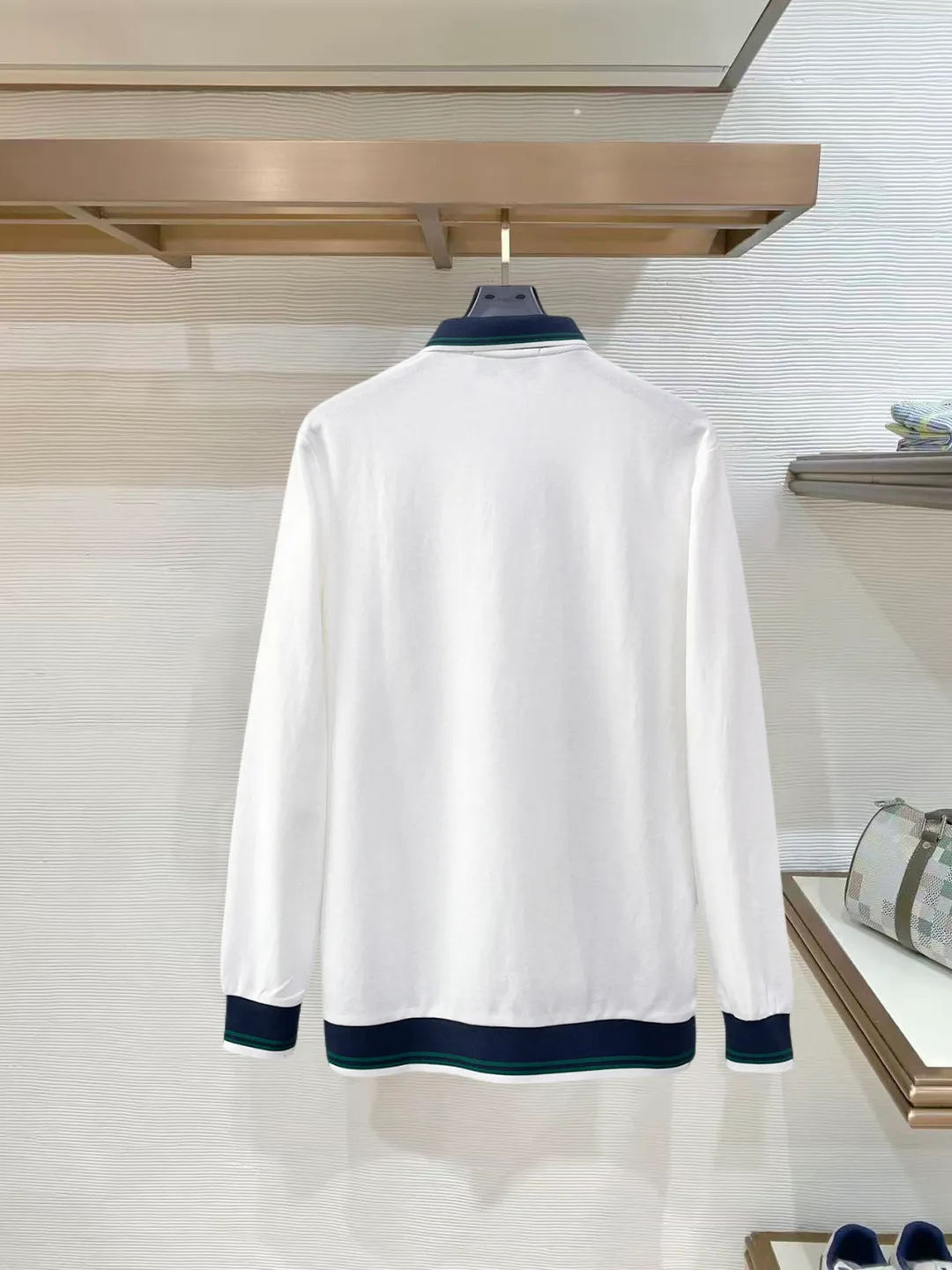 Casablanca New Arrival long-sleeved Polo shirt, original fabric, official Same Style, made of pure cotton pique fabric, custom-made in the same vat, feels very comfortable and smooth, very wide and stylish, produced by a first-line brand Factory, imported Behringer embroidery machine, embroidery is full and textured, collar and collar ribs are woven with imported yarn, will not deform after long-term wear, the most New Arrival style in autumn and winter, fashionable and individual, super Versatile and good-looking Very suitable for both men and women. A must-have item for everyone. Size: M-XXXL